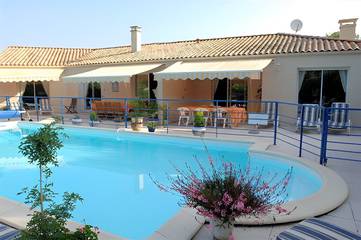Cottage pour 2 personnes, avec piscine et jardin à Coulon