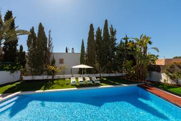 Villa in Santa Eulària des Riu, East Ibiza für 8 