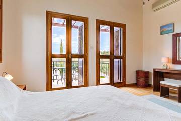 Villa for 4 People in Aphrodite Hills, South Cyprus, Photo 4