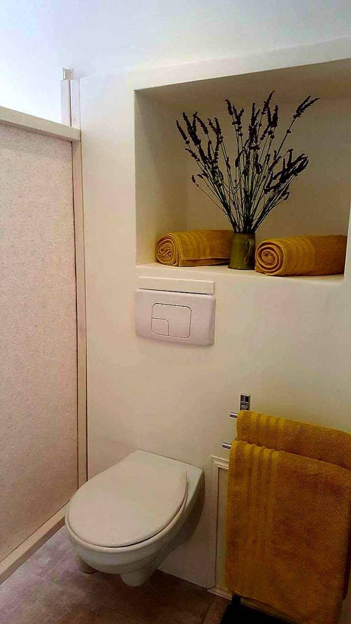 Appartement entier, One-Bedroom Apartment in Forcalquier, Parc naturel régional du Luberon