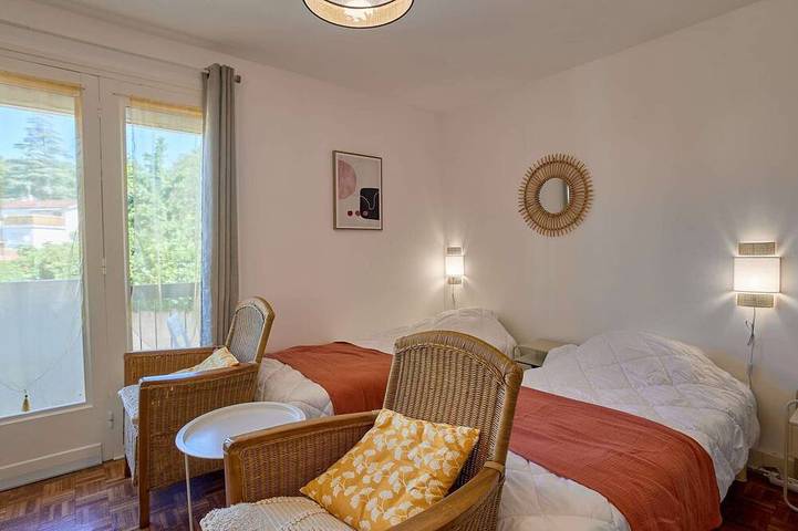 Appartement entier, Charmant studio rénové avec balcon, parking et animaux acceptés in Cazaubon, Gers