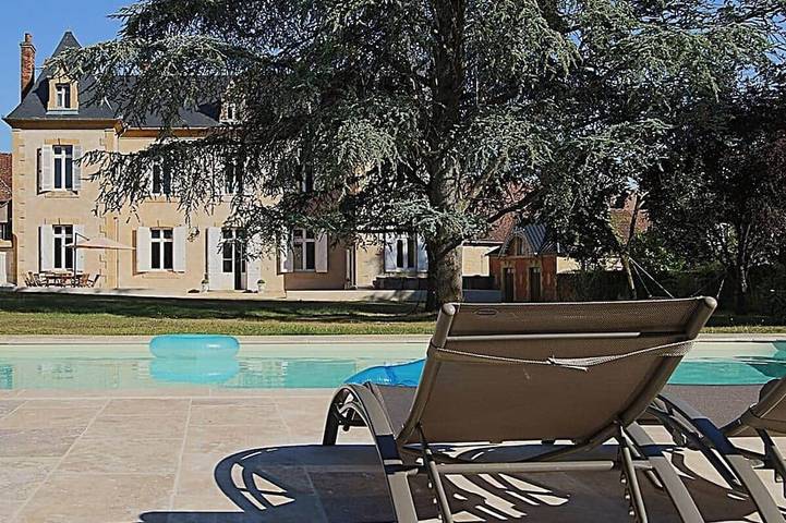 Location de vacances pour 20 personnes, avec jardin à Excideuil