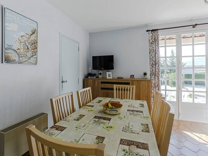Ferienhaus für 6 Personen, mit Terrasse und Garten sowie Pool in Alpes-de-Haute-Provence - 3