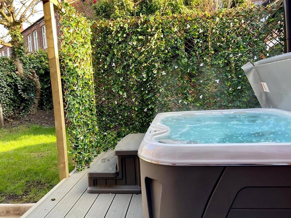 The Safari House - Your Ultimate Relaxation Destination in Manchester, Greater Manchester