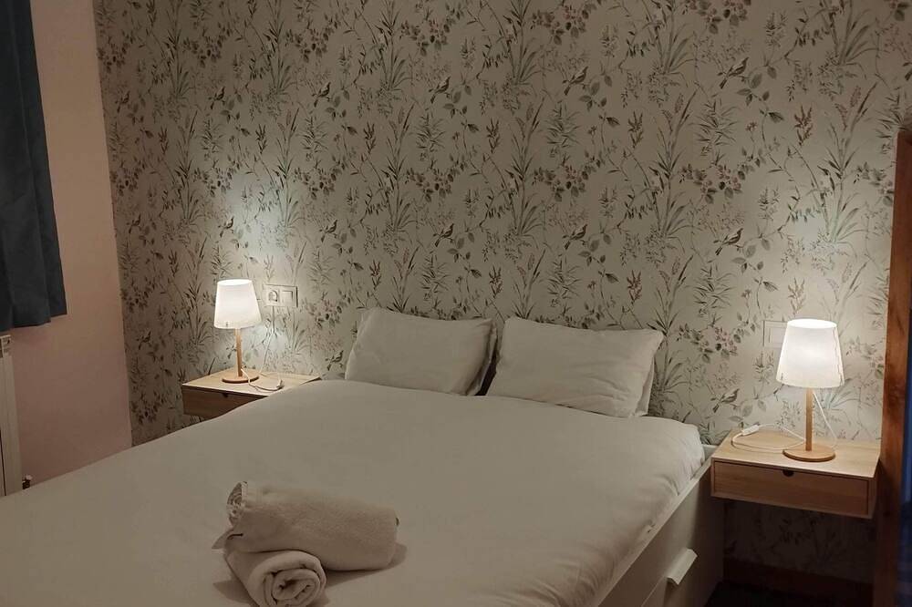 Apartamento entero, Céntrico y amplio piso en Sabiñánigo Coli17bajo in Sabiñánigo, Pirineos