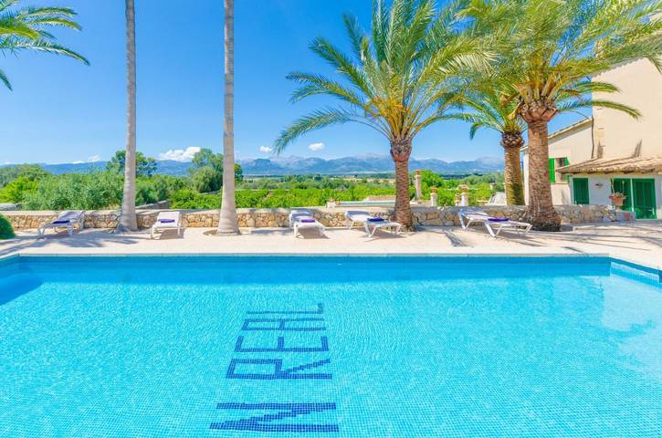 Villa für 12 Personen, mit Kinderpool und Pool sowie Garten - 1