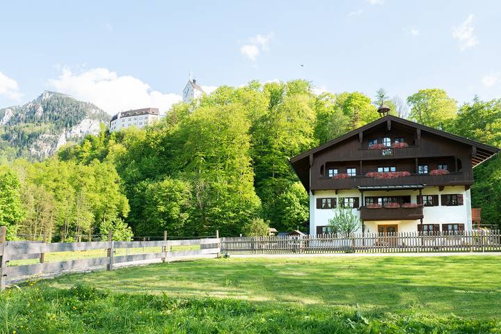 Ganze Ferienwohnung, Bauernhof Kiesmüller Hof - Ferienwohnung Nr.1 Schlafzimmer, Wohnzimmer und Süd/West-Balkon, 50 qm in Kampenwand, Aschau im Chiemgau