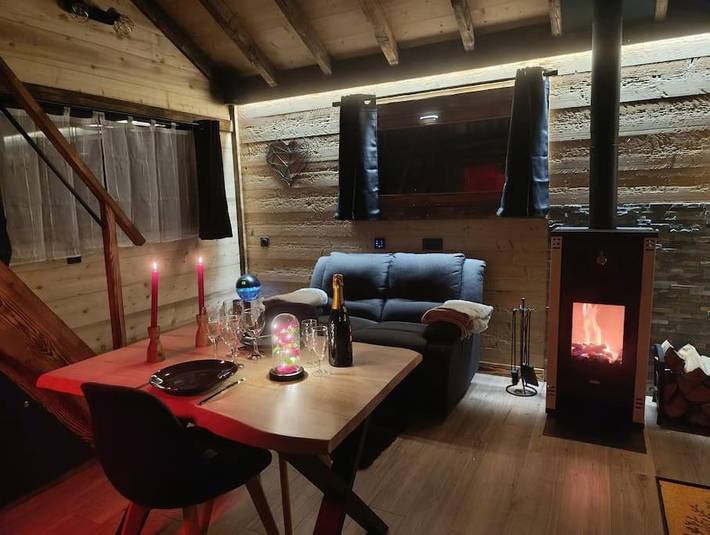 Gîte pour 2 personnes, avec jardin et jacuzzi ainsi que balcon et sauna à Septmoncel - 3