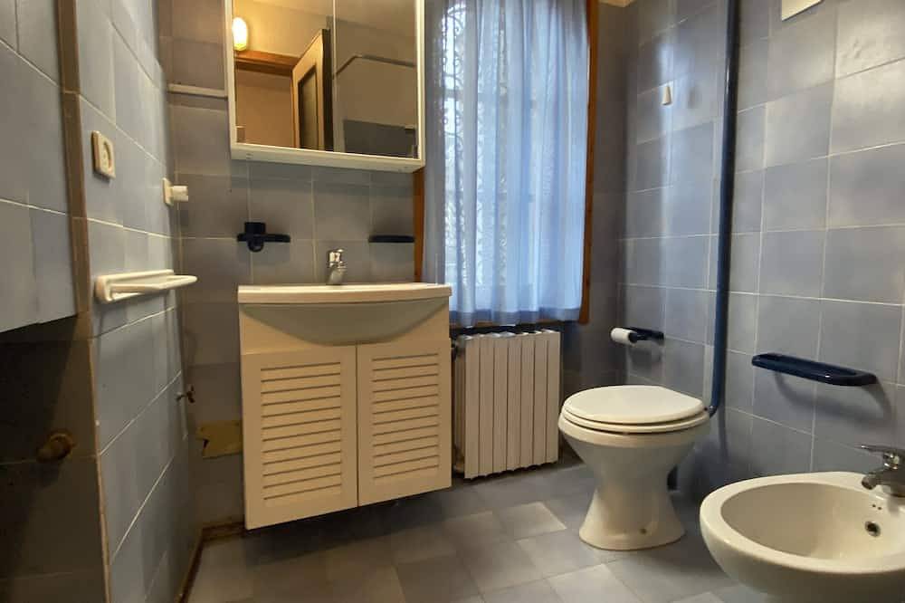 Peaceful and cozy, not far from main cities, for cooling down or remote working in Sostegno, Biella Provinz