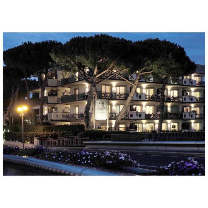Appartamento per 4 persone, con Balcone e Terrazza nonché Giardino e Panorama a Cinquale