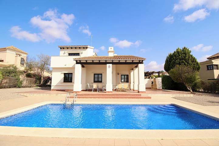 Villa for 6 personer, med hage - 1