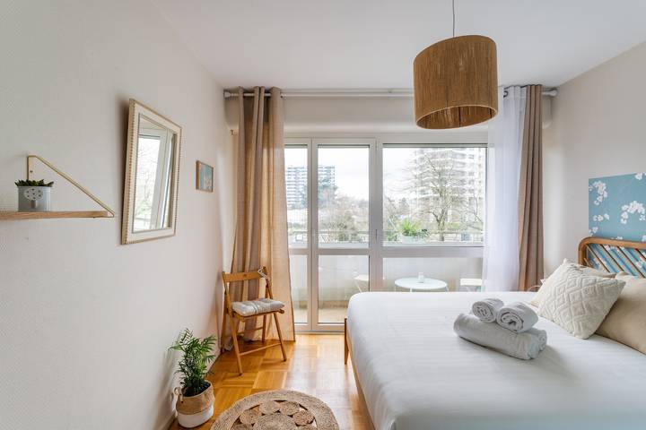 Entire apartment, Rosa, Confortable 2 chambres avec parking dans le centre in Rennes, Rennes region