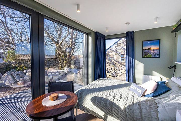 Log cabin for 2 people, with view and balcony/terrace in Ireland