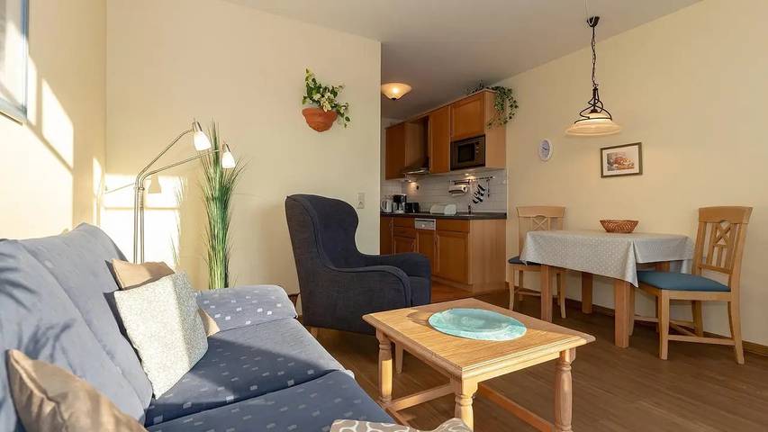 Ferienwohnung für 2 Personen, mit Balkon in Kühlungsborn - 2
