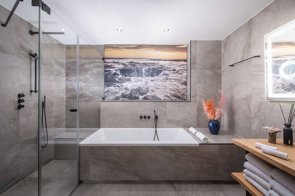 Entire apartment, R6 Tegernsee - Apartment Top 7 upstairs in Bad Wiessee, Bavarian Alps