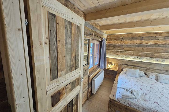 Chalet between Cortina d'Ampezzo and the Marmolada, Tabià Falesia in Rocca Pietore, Dolomiti Superski
