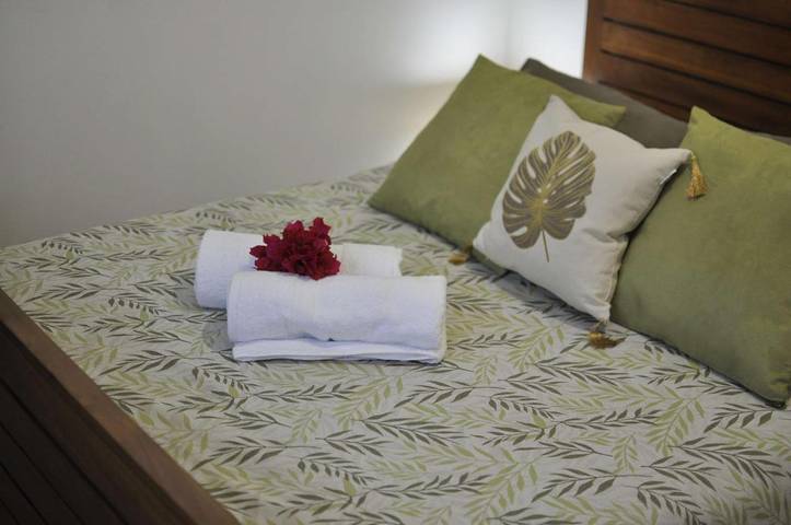 Location de vacances pour 2 personnes, avec piscine et bassin pour enfant ainsi que vue et jardin à Sainte-Luce - 4