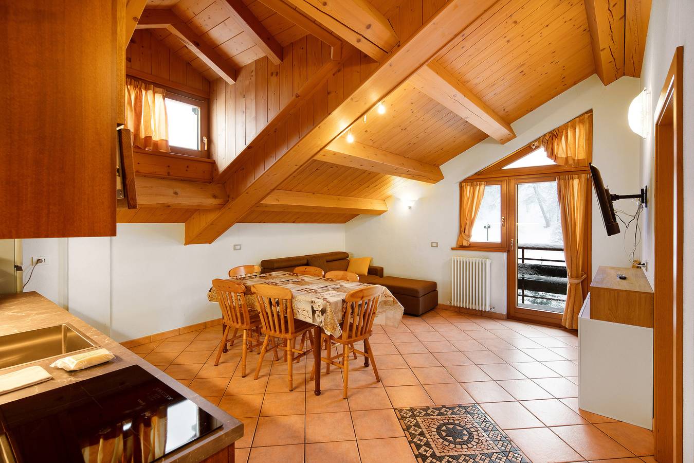 Apartamento entero, Apartamento Piz Saliente con vistas a la montaña, Wi-Fi, terraza y jardín in Livigno, Valtellina