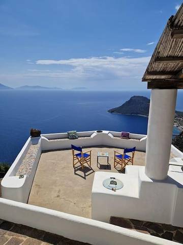 Ferienhaus für 6 Personen, mit Ausblick und Terrasse auf den Liparische Inseln