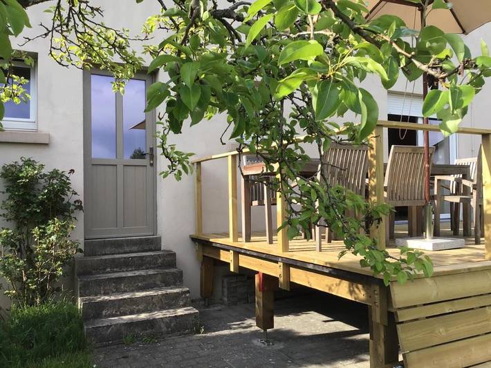 Location de vacances pour 9 personnes, avec Terrasse ainsi que Jardin et Vue à Chiny - 2