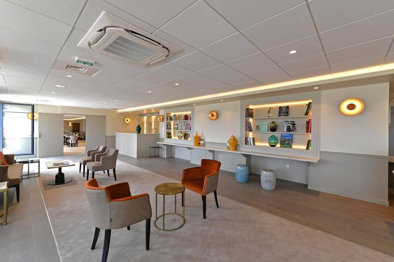 One-Bedroom Apartment in Clamart, Hauts-de-Seine