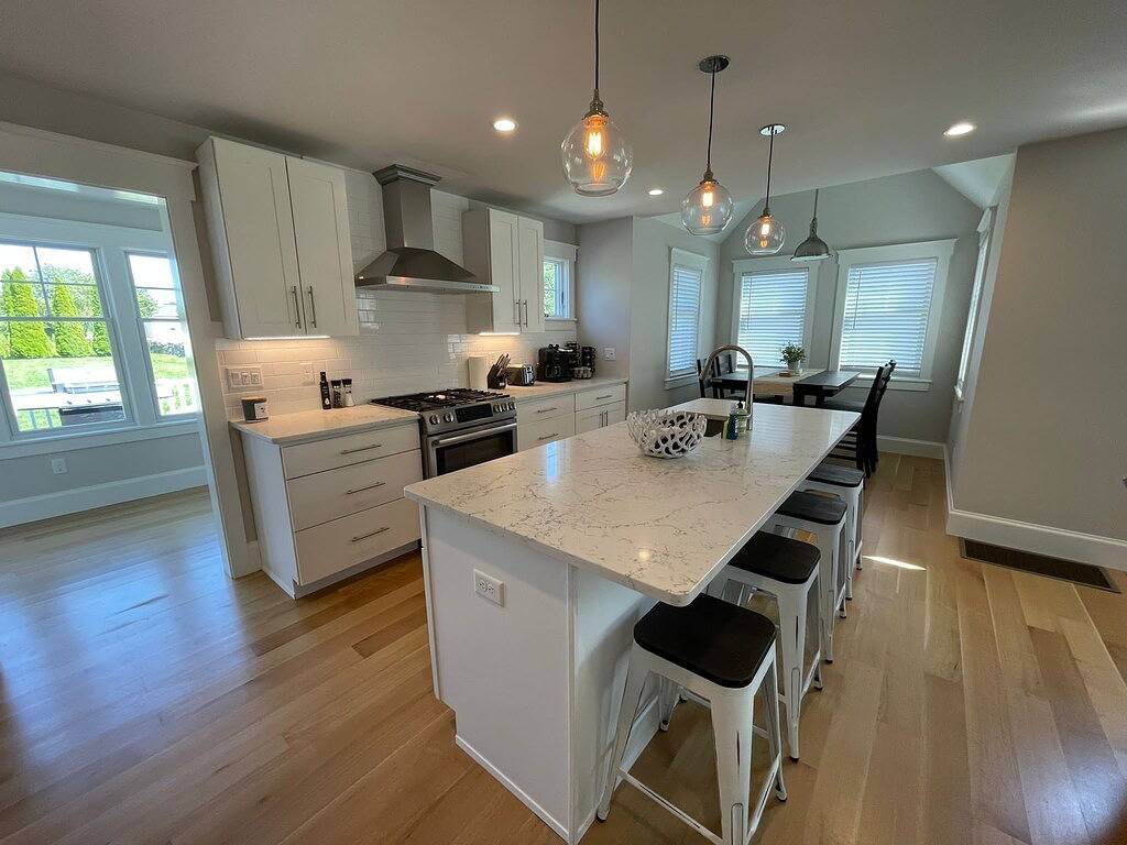 Newly remodeled home-Stay close to beach w/easy access to Newport in Middletown, Newport County