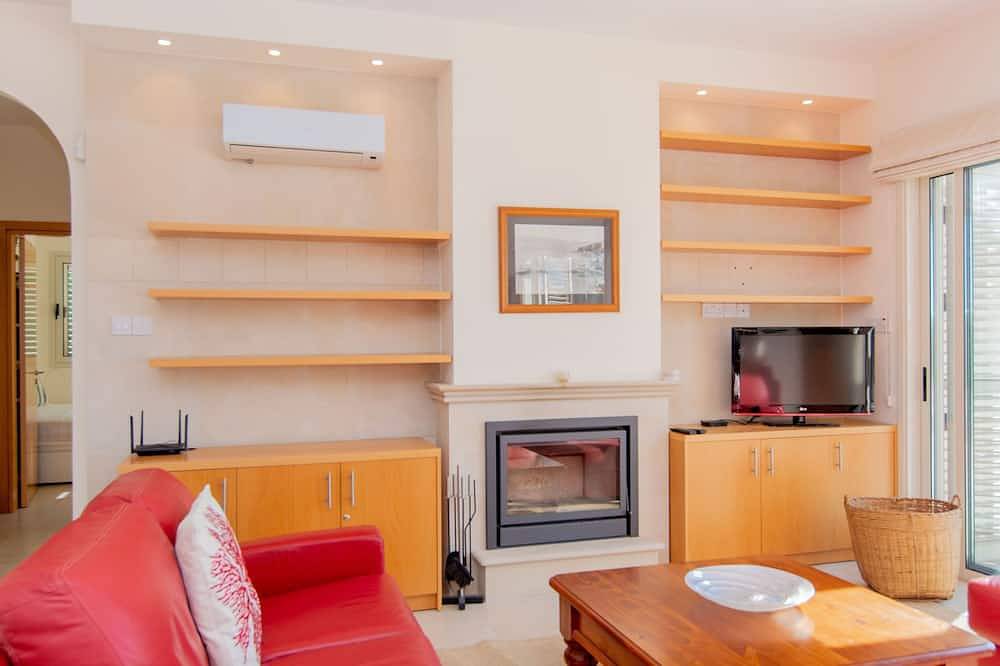 Villa Pine View -  a villa that sleeps 6 guests  in 3 bedrooms in Südzypern