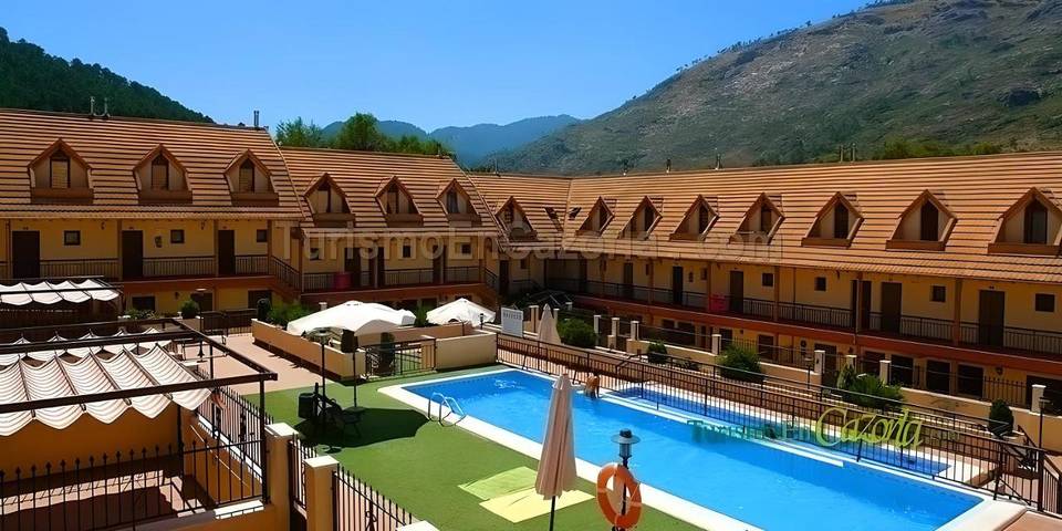 Casa de vacaciones para 6 personas, con vistas y piscina además de piscina para niños y terraza - 1