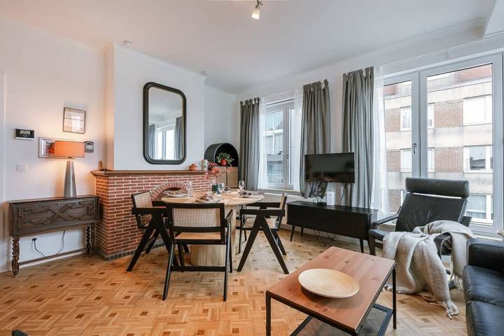 Ganze Wohnung, Waterfront retreat w/ beach access & parking in Le Zoute, Knokke-Heist