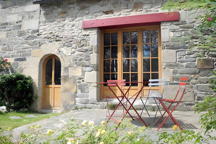 Location de vacances pour 2 personnes, avec Jardin à Plouédern