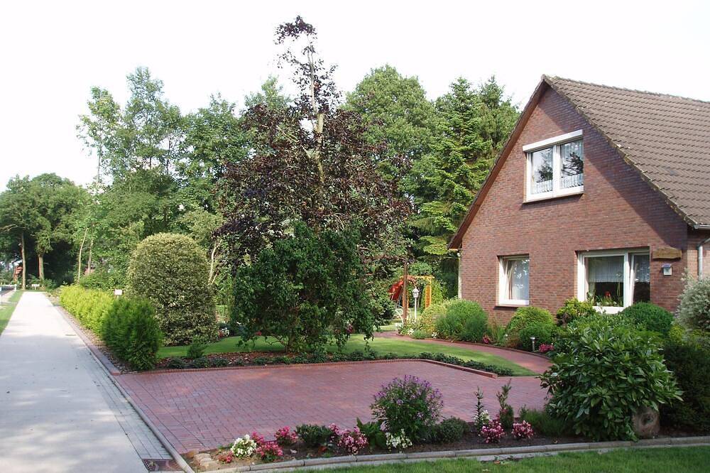 Vacation apartment in Uplengen — Bild 3