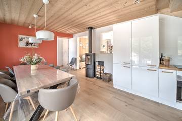 Maison de campagne pour 10 personnes, avec terrasse et jardin à Lélex