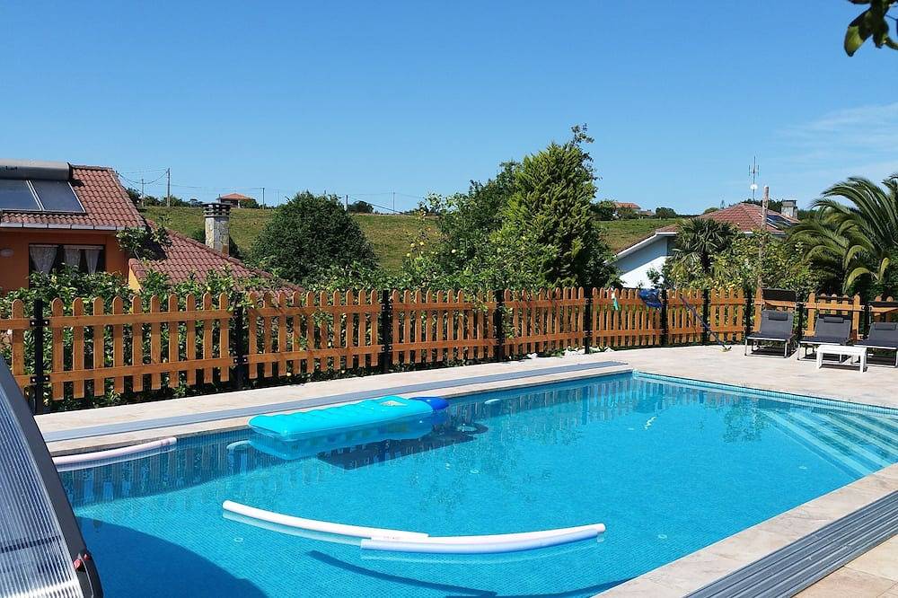 Heated Swimming Pool (all year round) 2 km Ñora beach, 9 Gijón- barbecue, fireplace in Quintueles, Villaviciosa