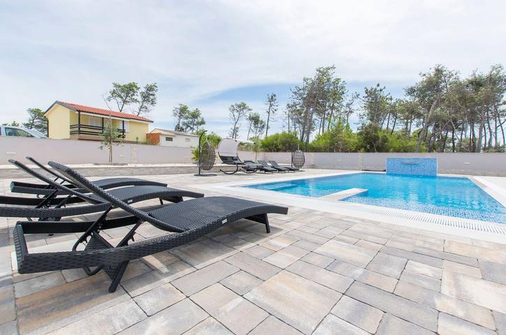 Villa pour 2 personnes, avec Jardin et Piscine dans Vir - 2