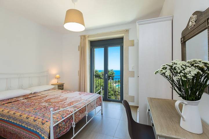 Villa avec vue imprenable sur la mer, intimité totale et piscine privée! A 2 km de la plage! in Région de Réthymnon