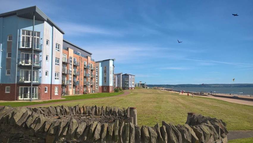 Holiday rental for 4 people, with Balcony and Terrace as well as Lake view and View in Llanelli