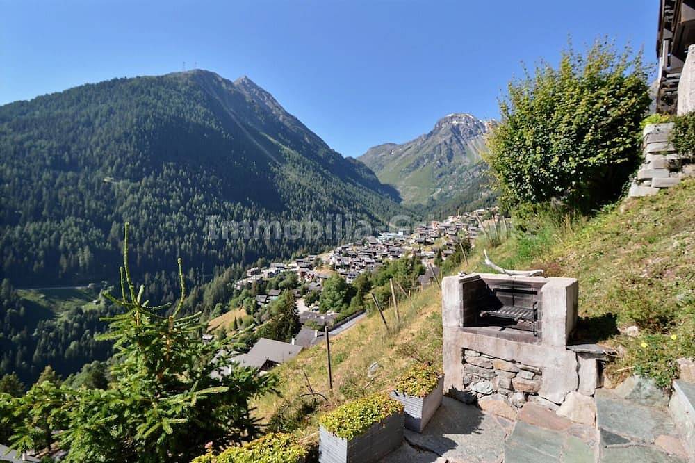 Geheel appartement, Comfortable flat for 4 to 6 people, living room with 1 double divan bed, kitchen area with dishwashe in Grimentz, Anniviers
