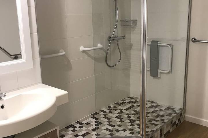 Gîte pour 4 personnes, avec piscine ainsi que jardin et terrasse dans Plage de Grève Blanche (Guilvinec) - 4