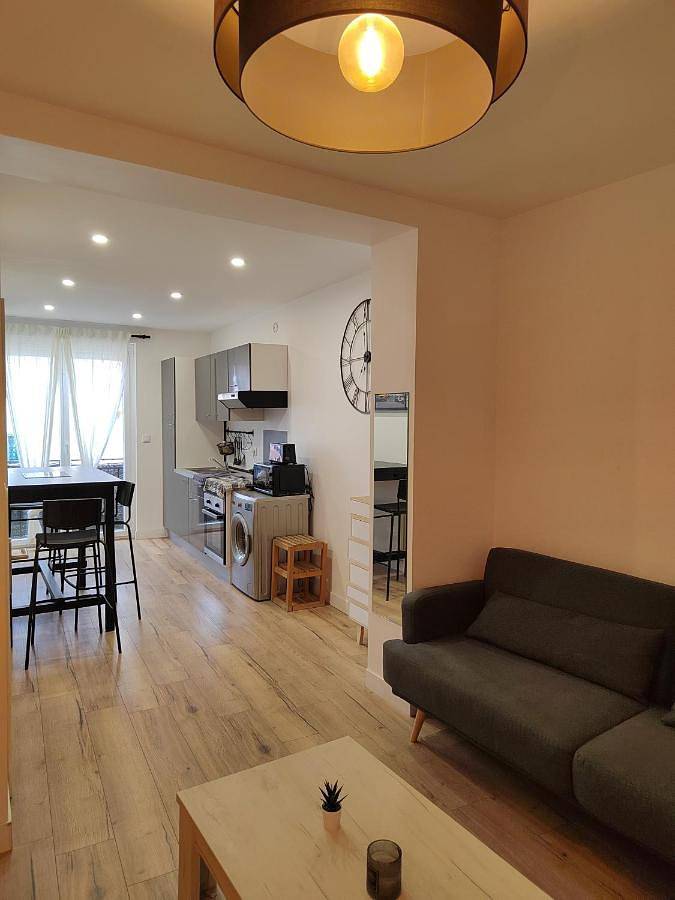 Appartement entier, Two-Bedroom Apartment in Saint-Jean-de-Védas, Côte méditerranéenne (France)