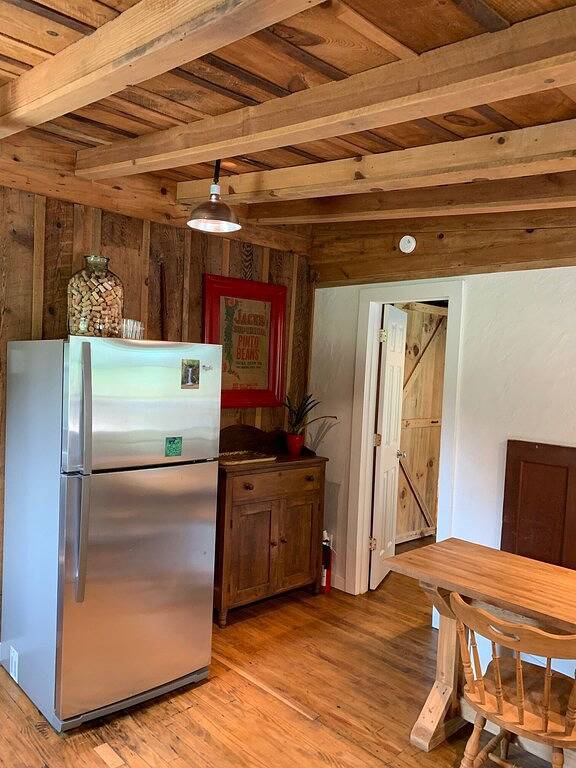 Remodeled French Country Style Cottage Close to Hiking Trails and Hot Springs in Madison County (NC)