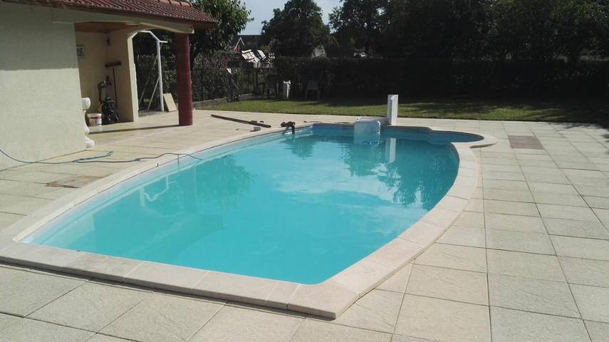 Location de vacances pour 6 personnes, avec Terrasse ainsi que Piscine et Vue dans Brauweiler (Moselle)