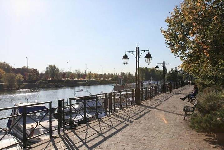 Gîte pour 12 personnes, avec terrasse à Nogent-sur-Marne