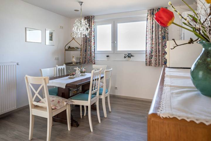 Ganze Wohnung, Ferienwohnung 'Luise' mit Privatterrasse, Gemeinschaftsgarten und Wlan in Sexau, Südschwarzwald