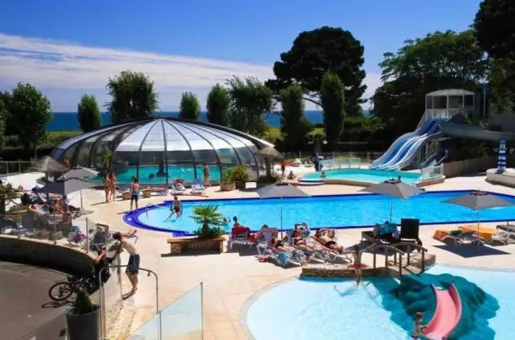 Camping pour 4 personnes, avec bassin pour enfant et sauna