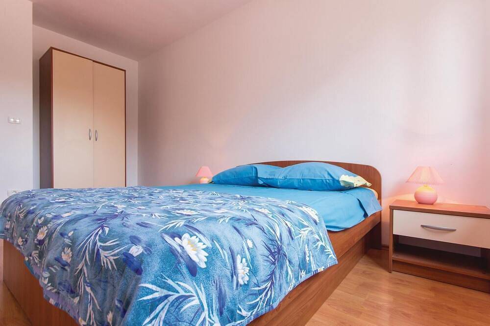 Acogedora casa en Pula con Wifi in Vinkuran, Costa sur de Istria