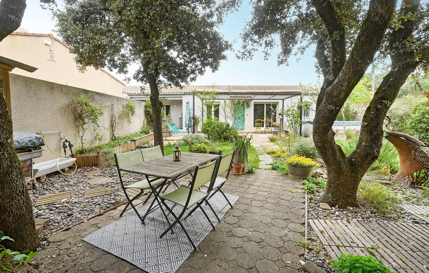 Sonniger Rückzugsort mit Pool und WiFi, 1 km von Sérignan-du-Comtat entfernt in Sérignan-du-Comtat, Vaucluse