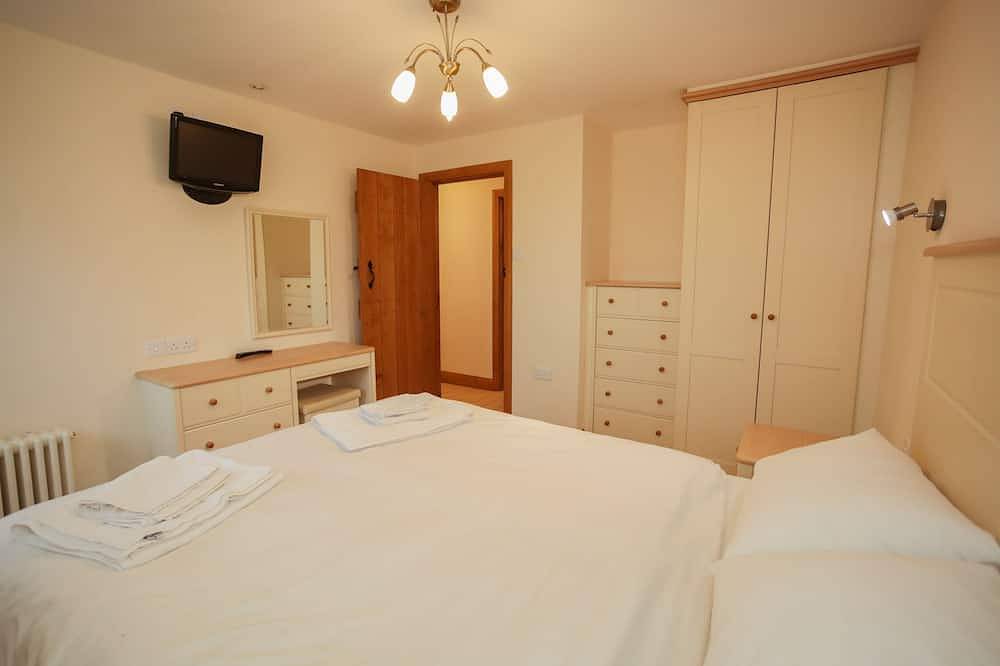 Tegid -  a bungalow that sleeps 4 guests  in 2 bedrooms in Pwllheli, Gwynedd