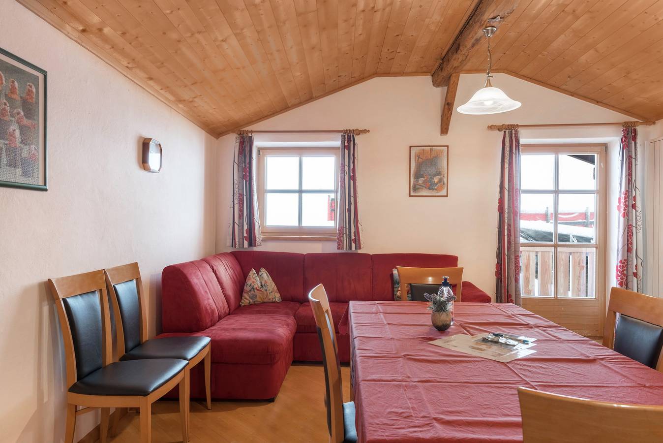 Appartement entier, Appartement 'Ladinser Hof Reiterstube' avec vue sur la montagne, jardin partagé et Wi-Fi in Tiosels, Castelrotto