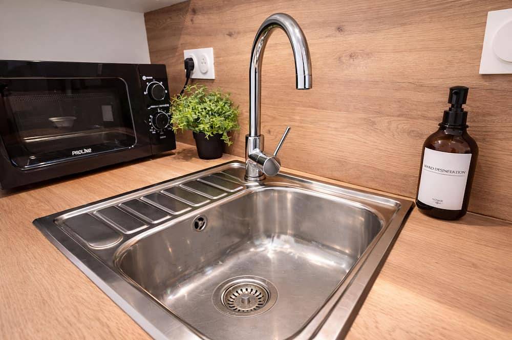 Entire apartment, Beautiful 1-bedroom apartment with Ac in tranquil Valence in Valence, Valence region