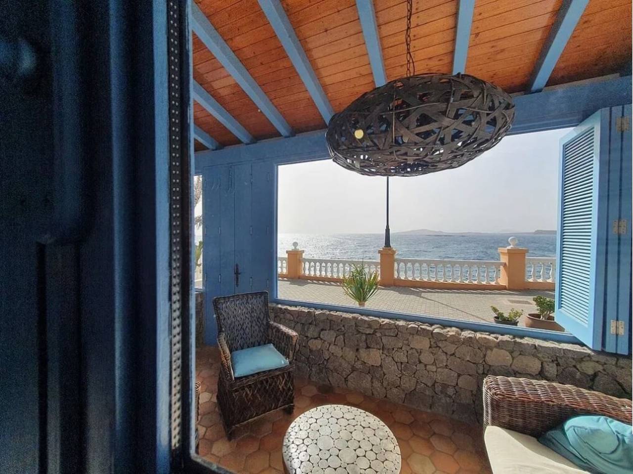 Vacation Villa 'Delicias' with Sea View, Private Terrace and Wi-Fi in Playa de Melenara, East Gran Canaria